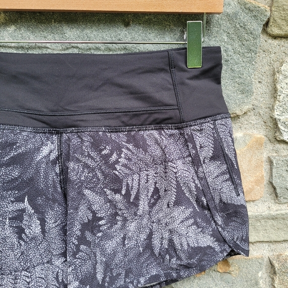 Lululemon  Run times shorts  kindred spirt - Picture 11 of 16